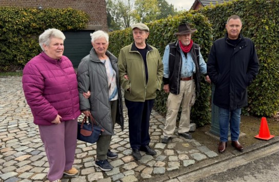  (vergroot foto)